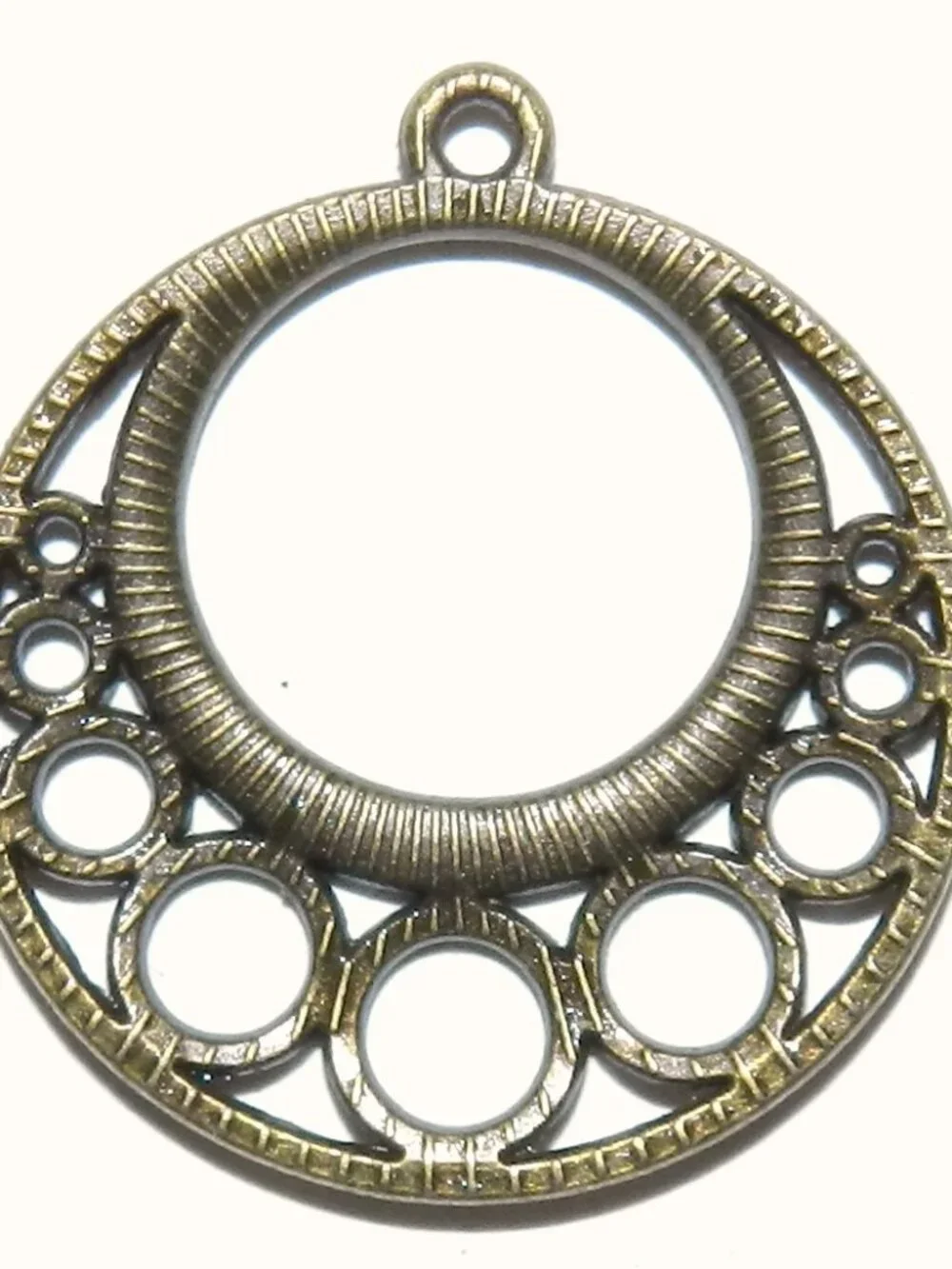 M910 Antiqued Bronze 28mm Round w Circles Metal Alloy Pendant Component 4pc